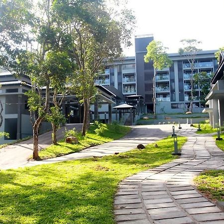 Hotel The Mountain Courtyard Thekkady Esterno foto
