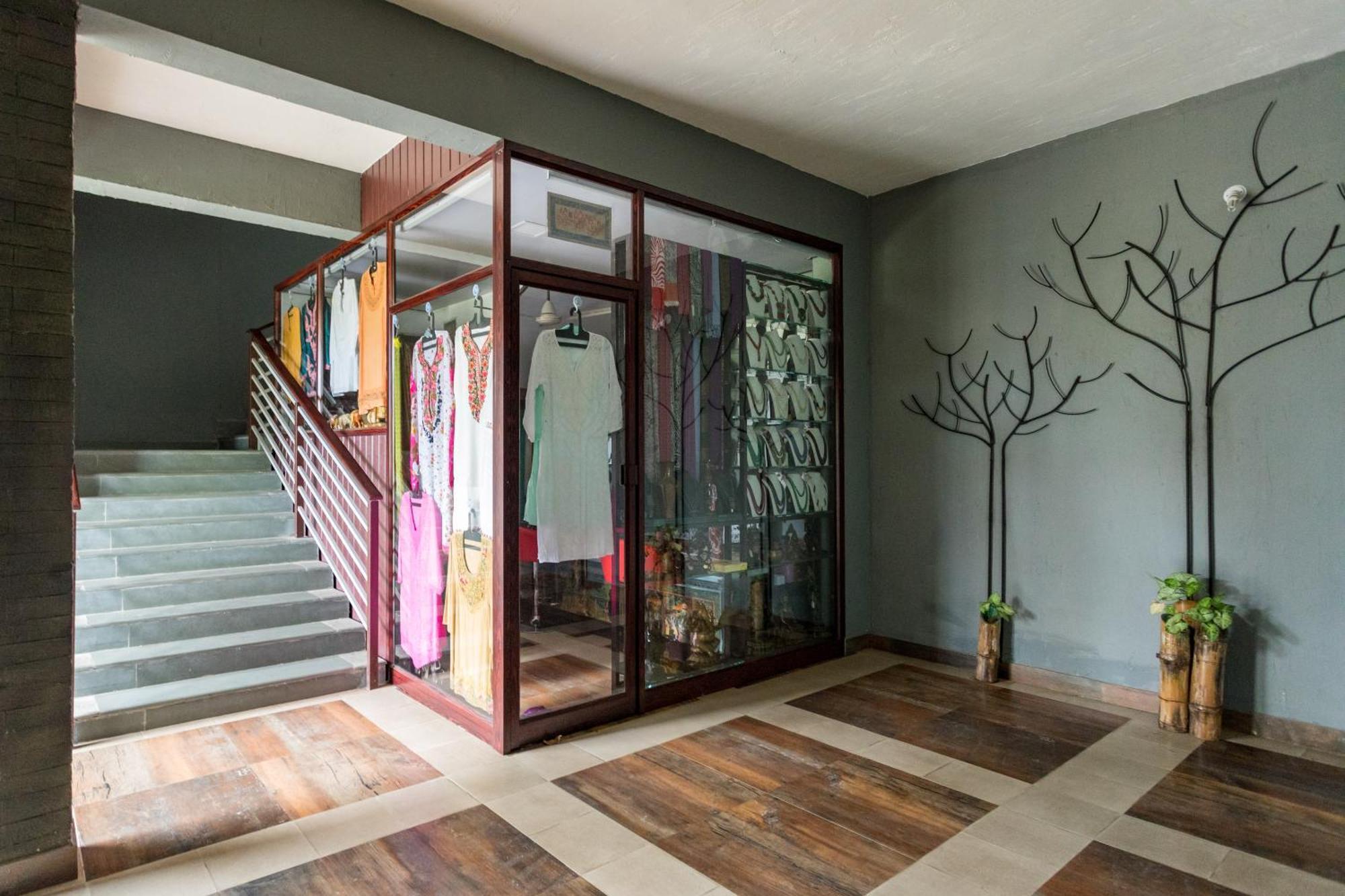 Hotel The Mountain Courtyard Thekkady Esterno foto
