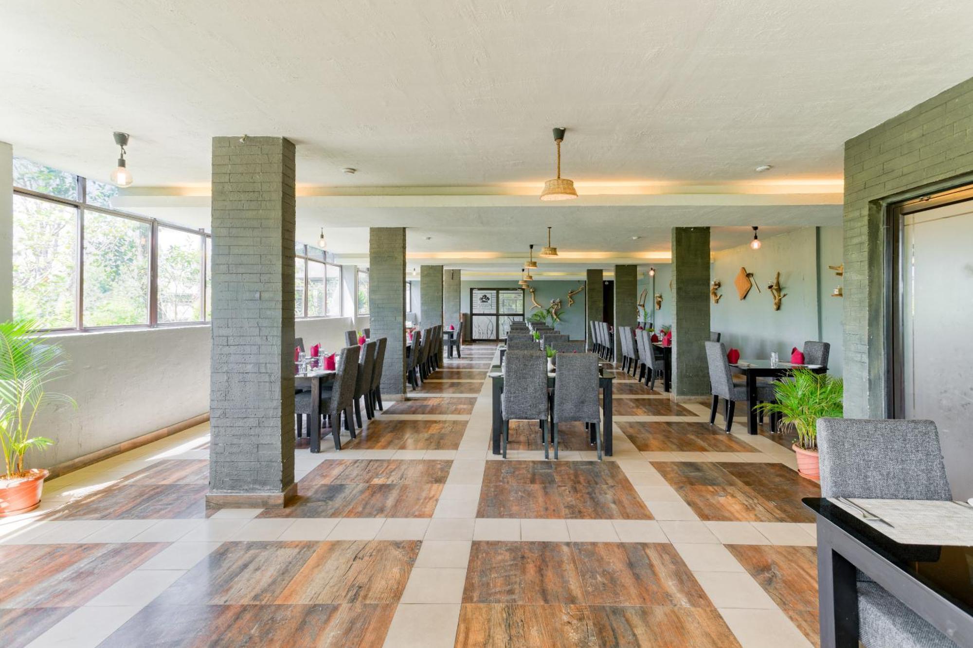 Hotel The Mountain Courtyard Thekkady Esterno foto