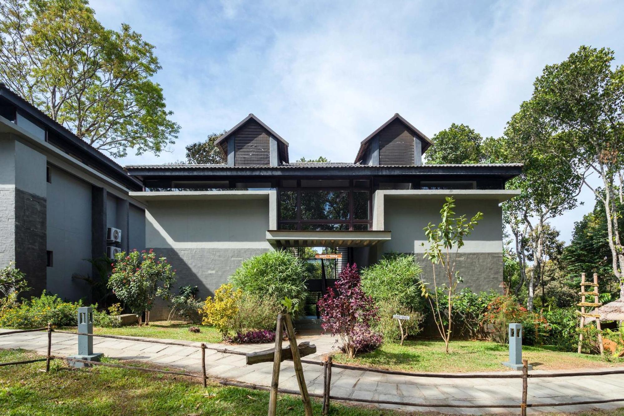 Hotel The Mountain Courtyard Thekkady Esterno foto