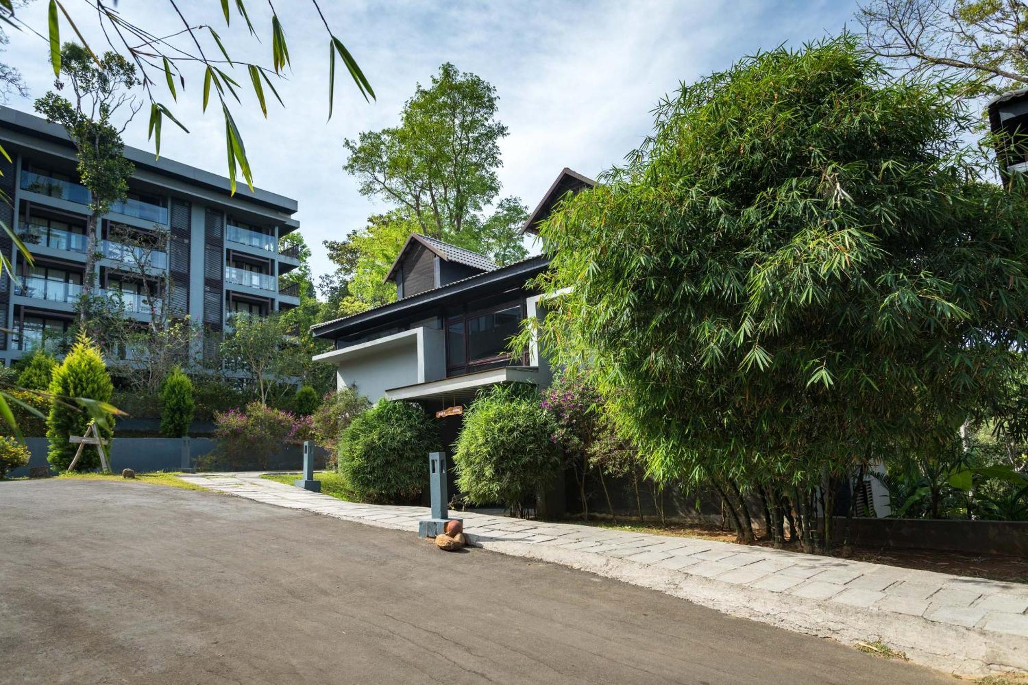 Hotel The Mountain Courtyard Thekkady Esterno foto
