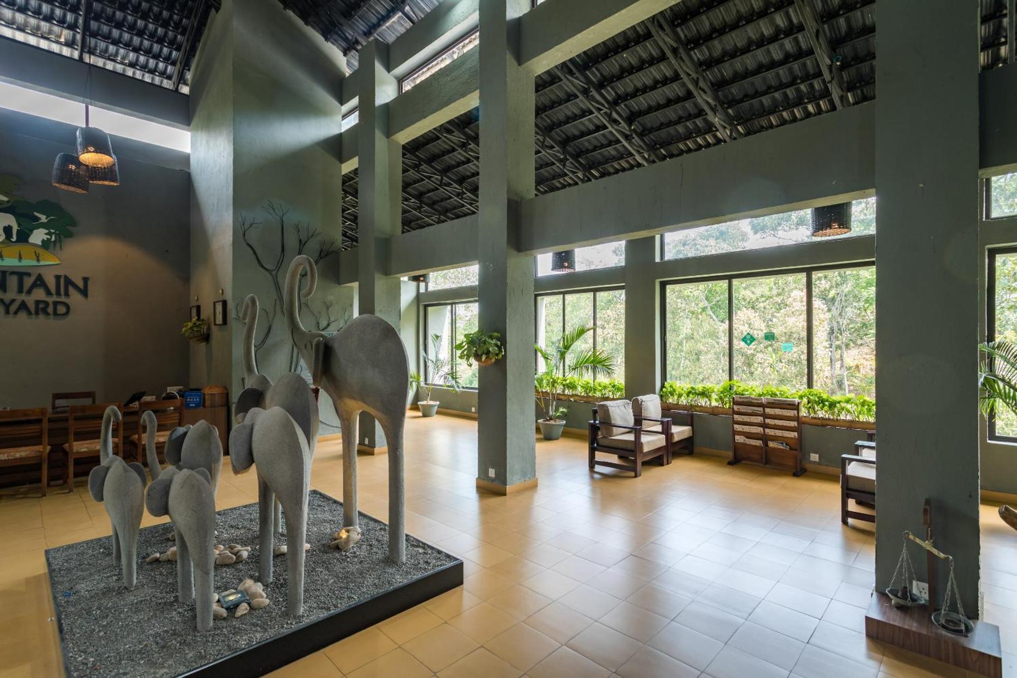 Hotel The Mountain Courtyard Thekkady Esterno foto