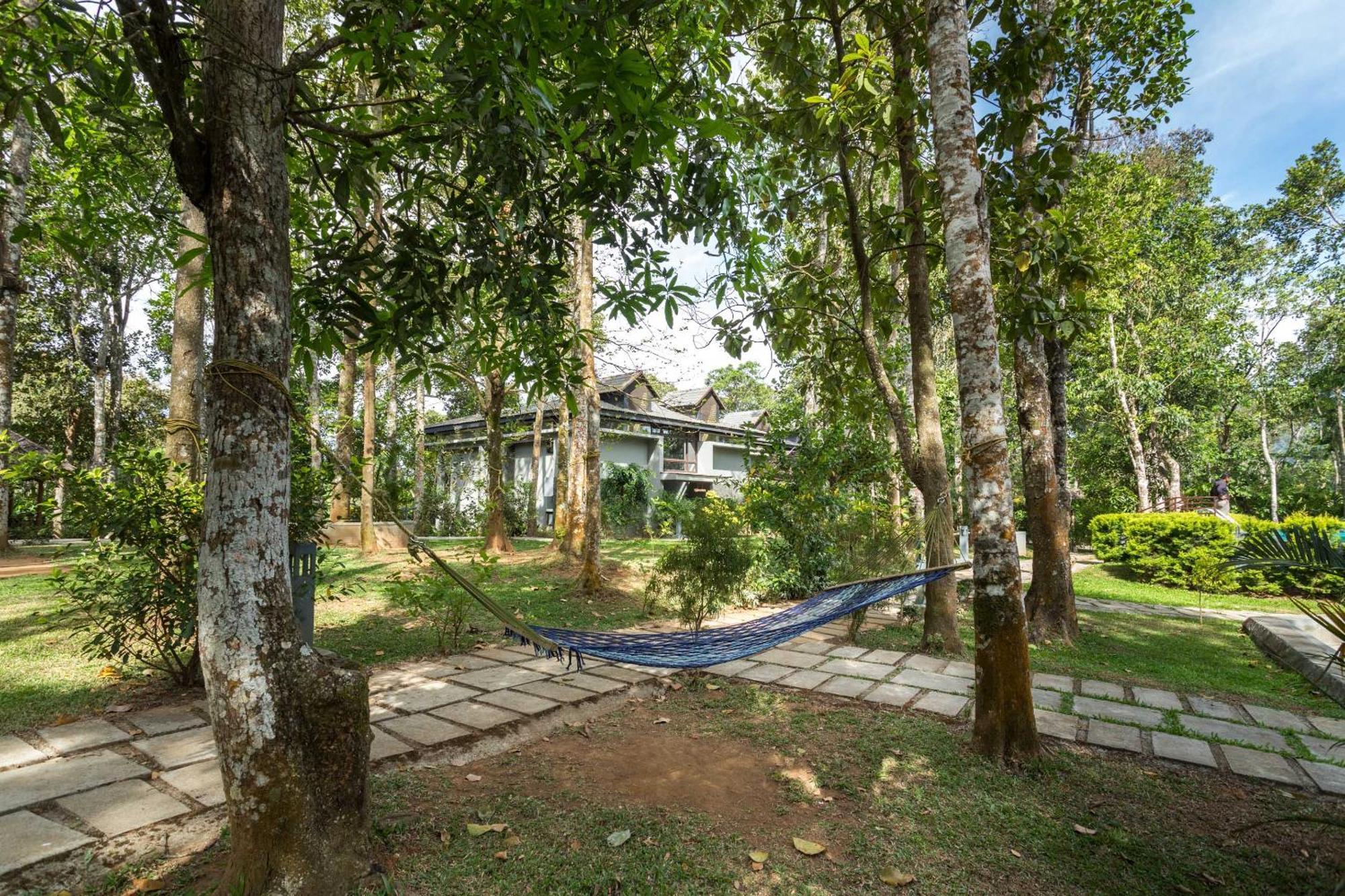 Hotel The Mountain Courtyard Thekkady Esterno foto