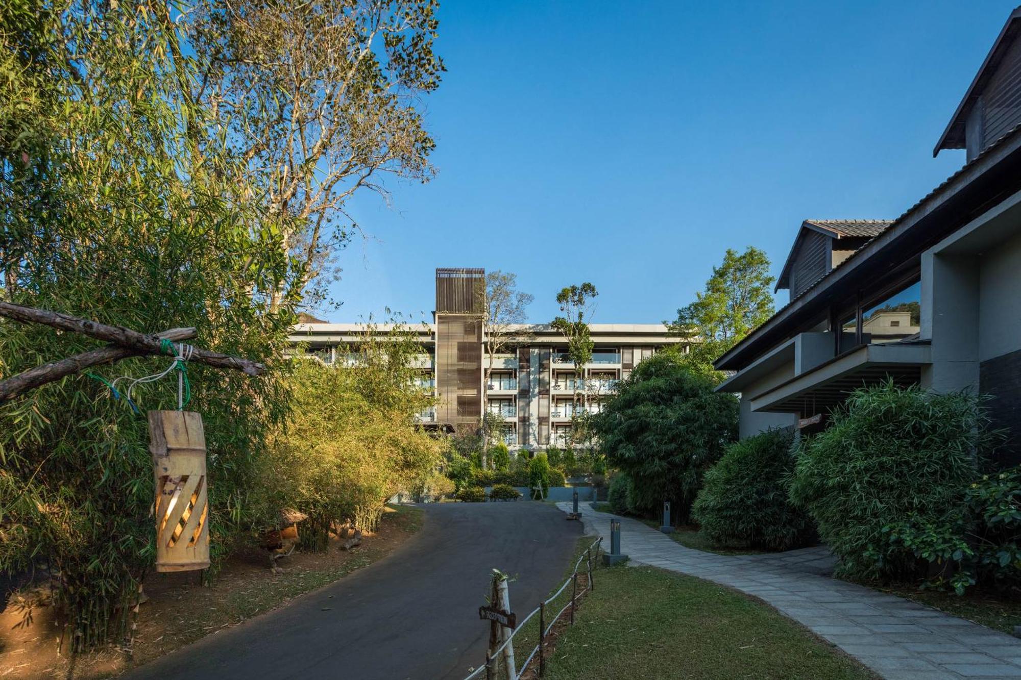 Hotel The Mountain Courtyard Thekkady Esterno foto