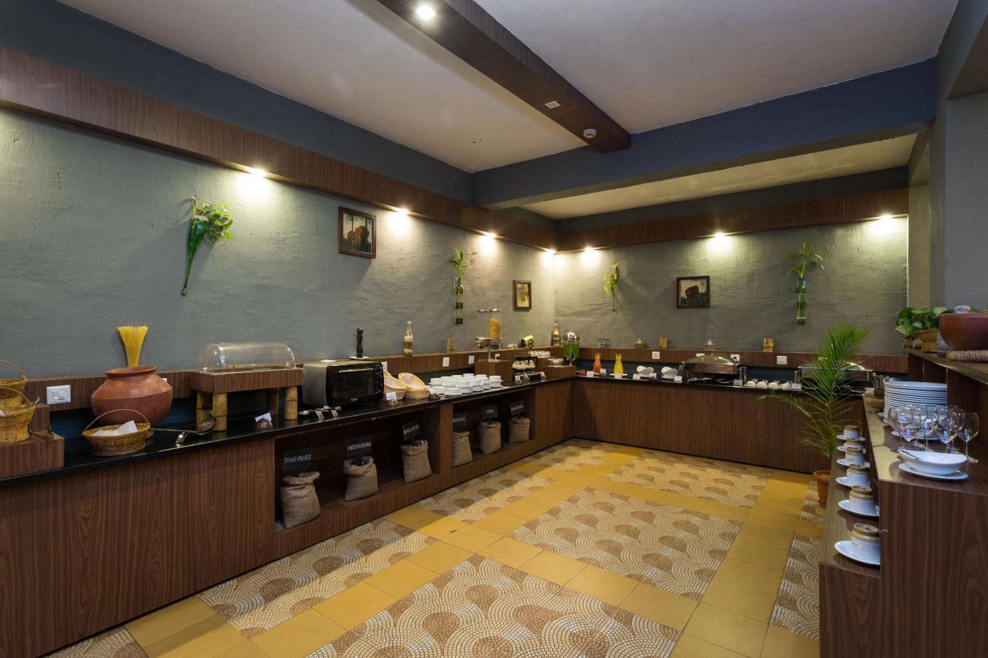 Hotel The Mountain Courtyard Thekkady Esterno foto
