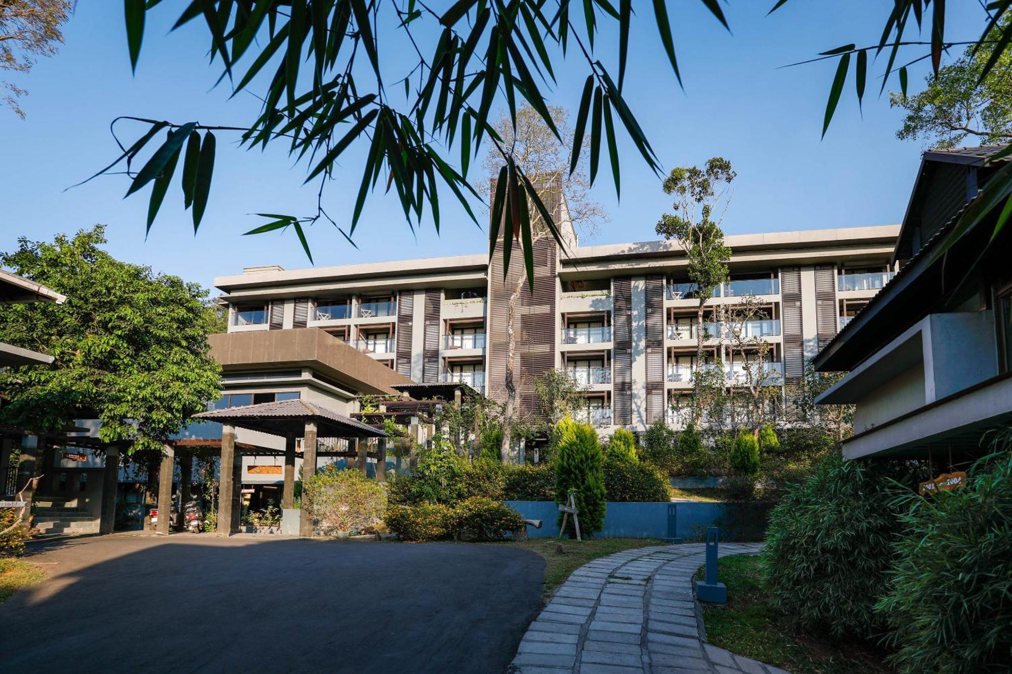 Hotel The Mountain Courtyard Thekkady Esterno foto