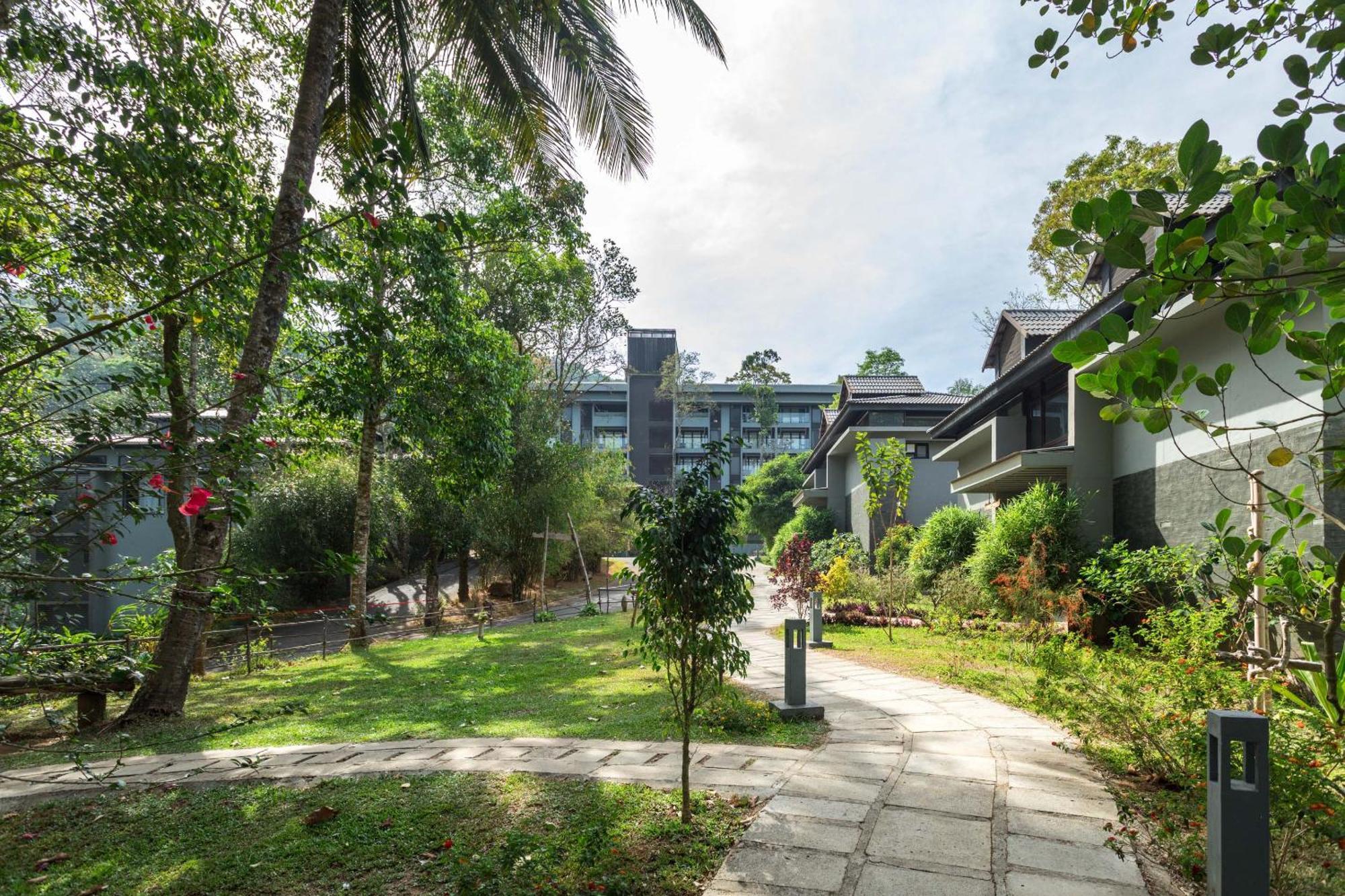 Hotel The Mountain Courtyard Thekkady Esterno foto