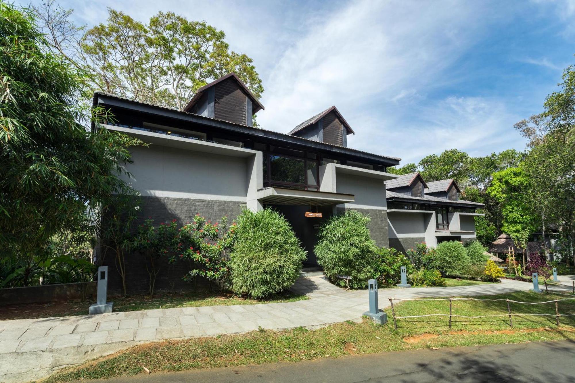 Hotel The Mountain Courtyard Thekkady Esterno foto