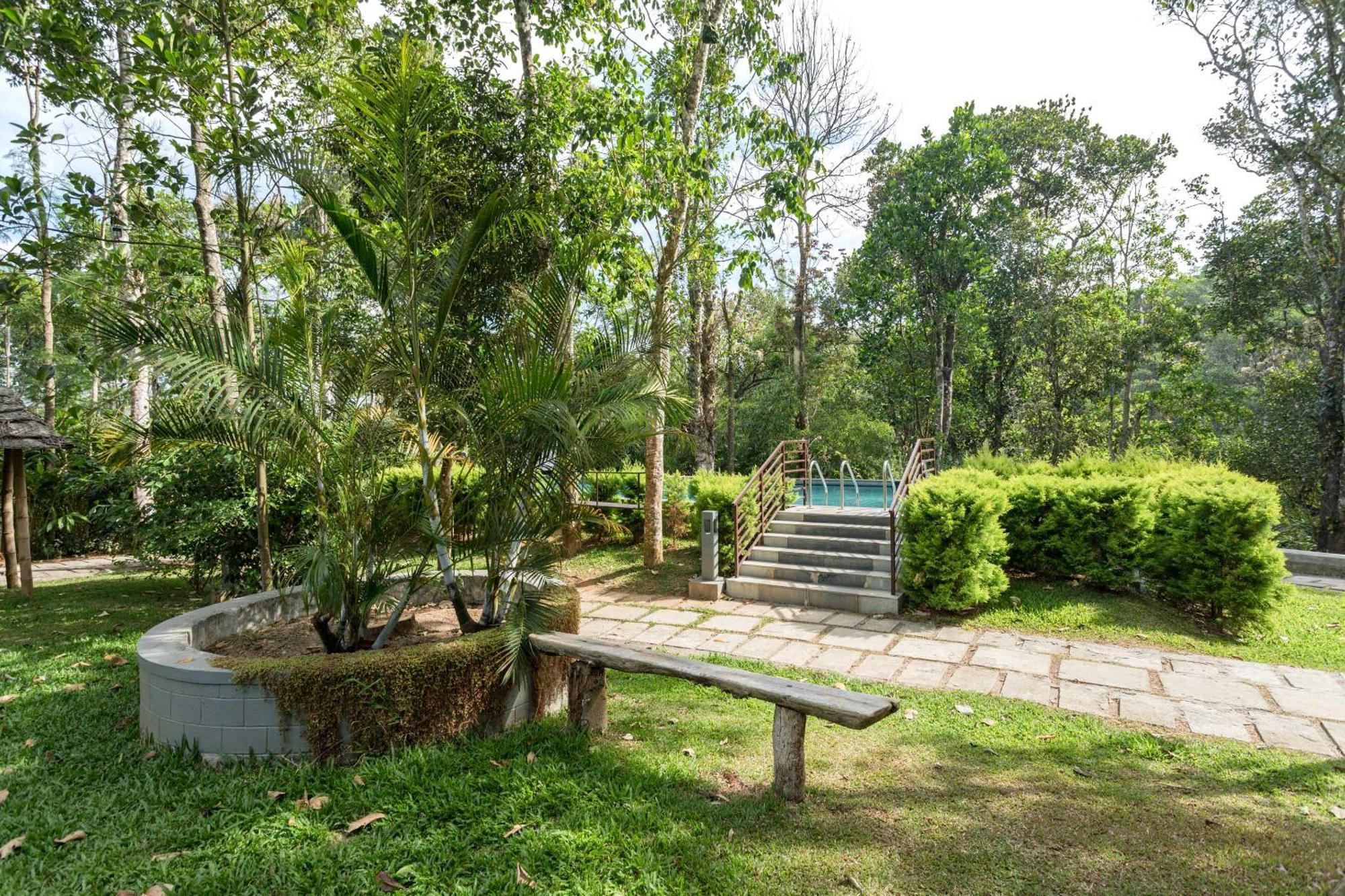 Hotel The Mountain Courtyard Thekkady Esterno foto