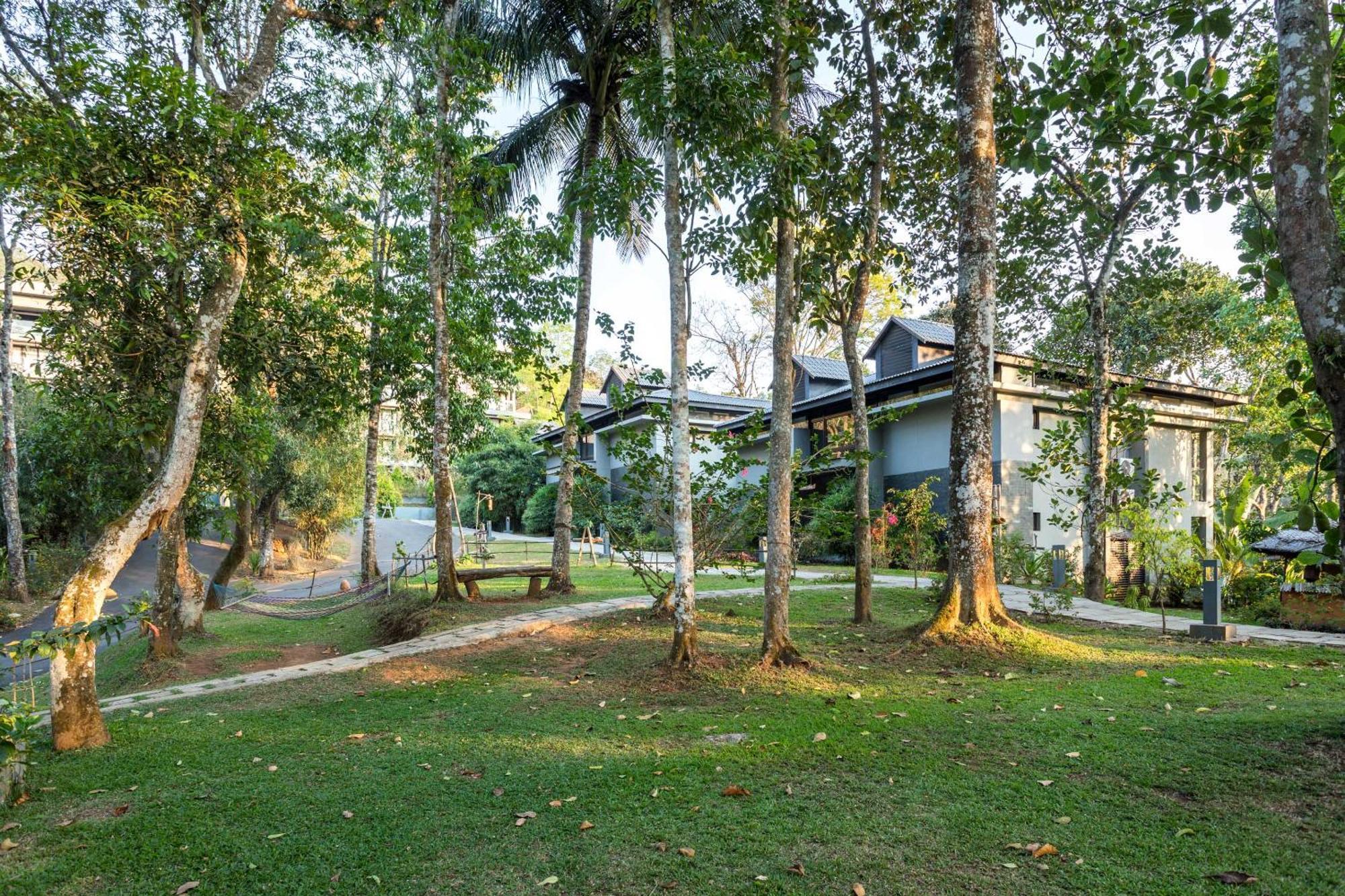 Hotel The Mountain Courtyard Thekkady Esterno foto
