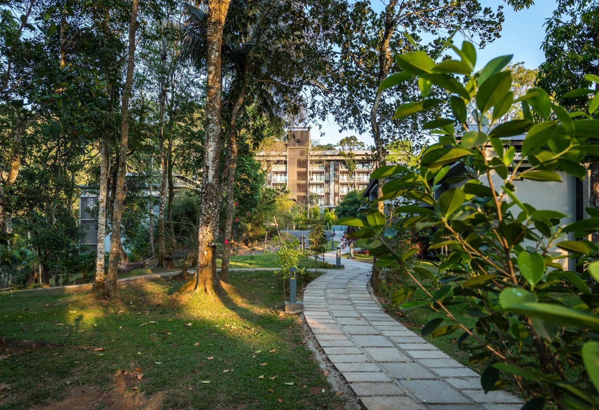 Hotel The Mountain Courtyard Thekkady Esterno foto