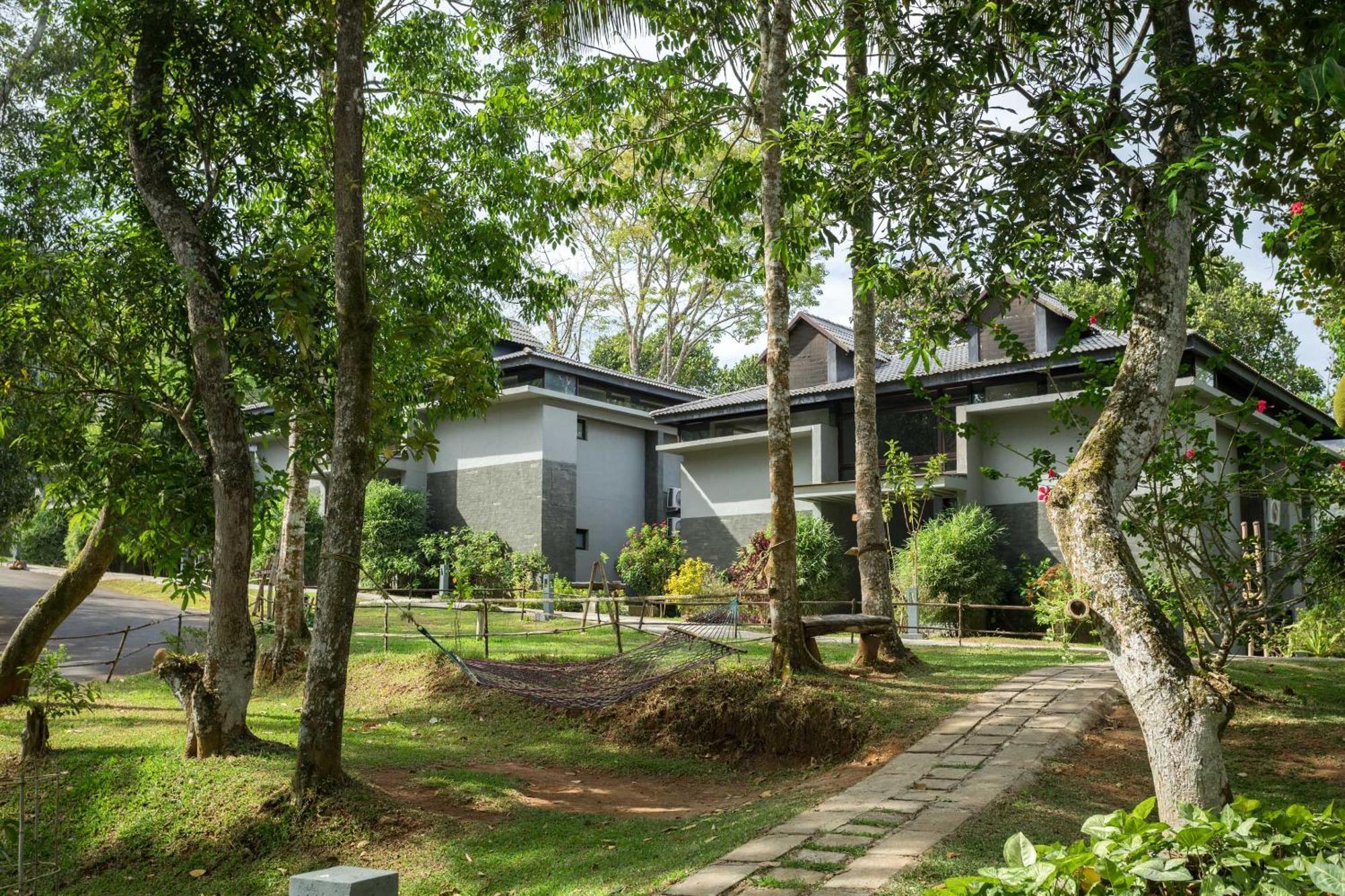 Hotel The Mountain Courtyard Thekkady Esterno foto