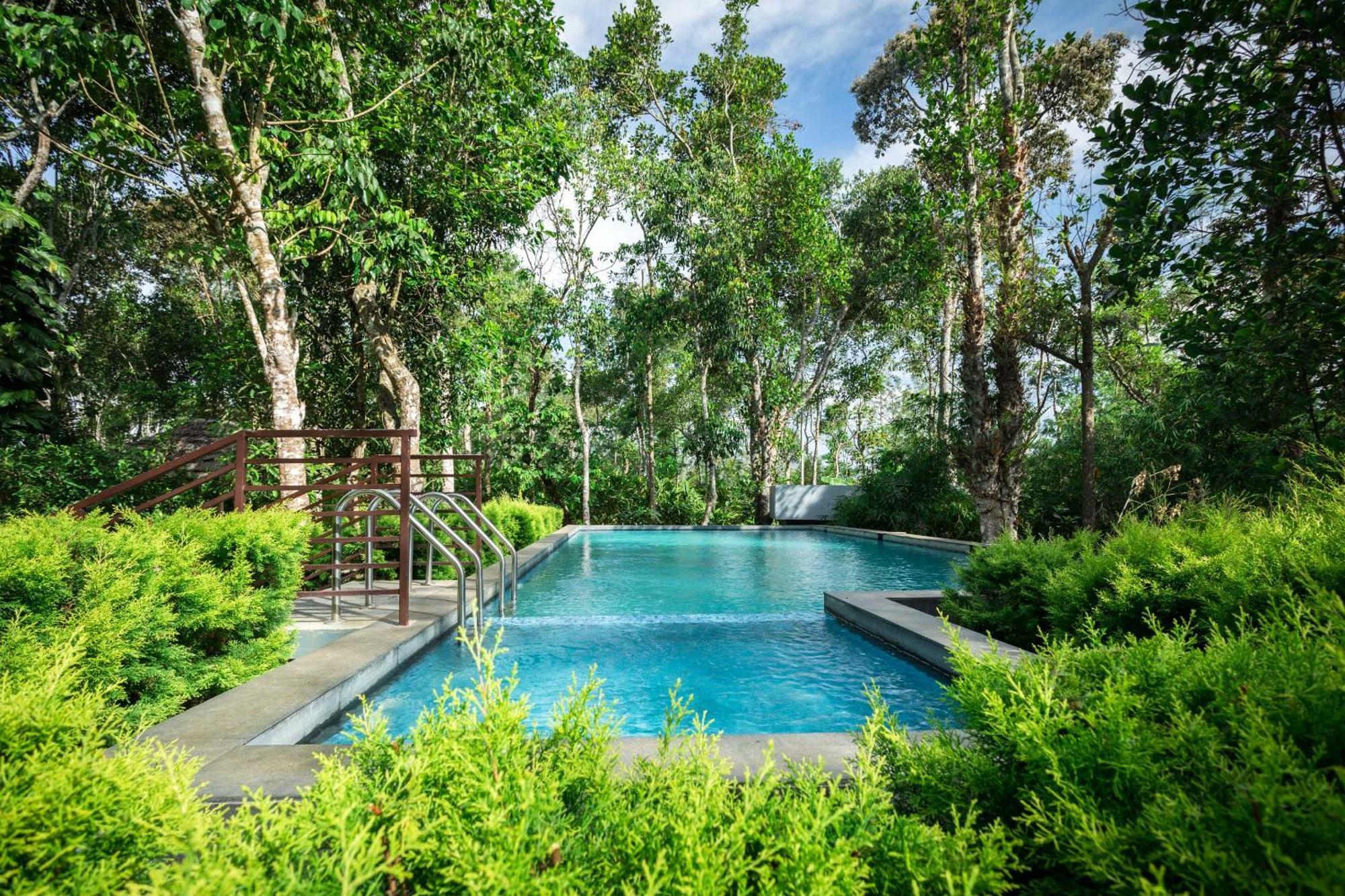 Hotel The Mountain Courtyard Thekkady Esterno foto