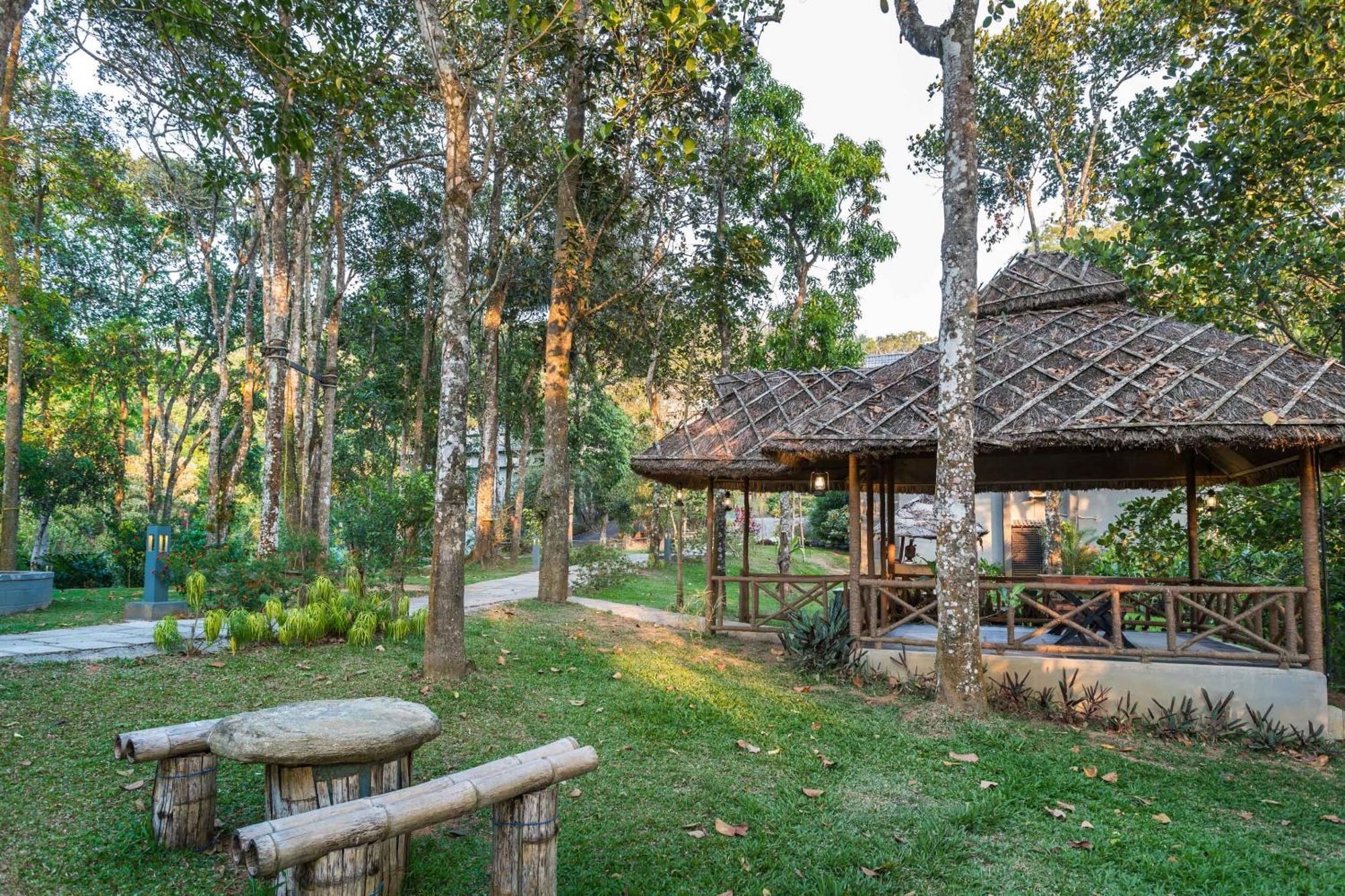 Hotel The Mountain Courtyard Thekkady Esterno foto