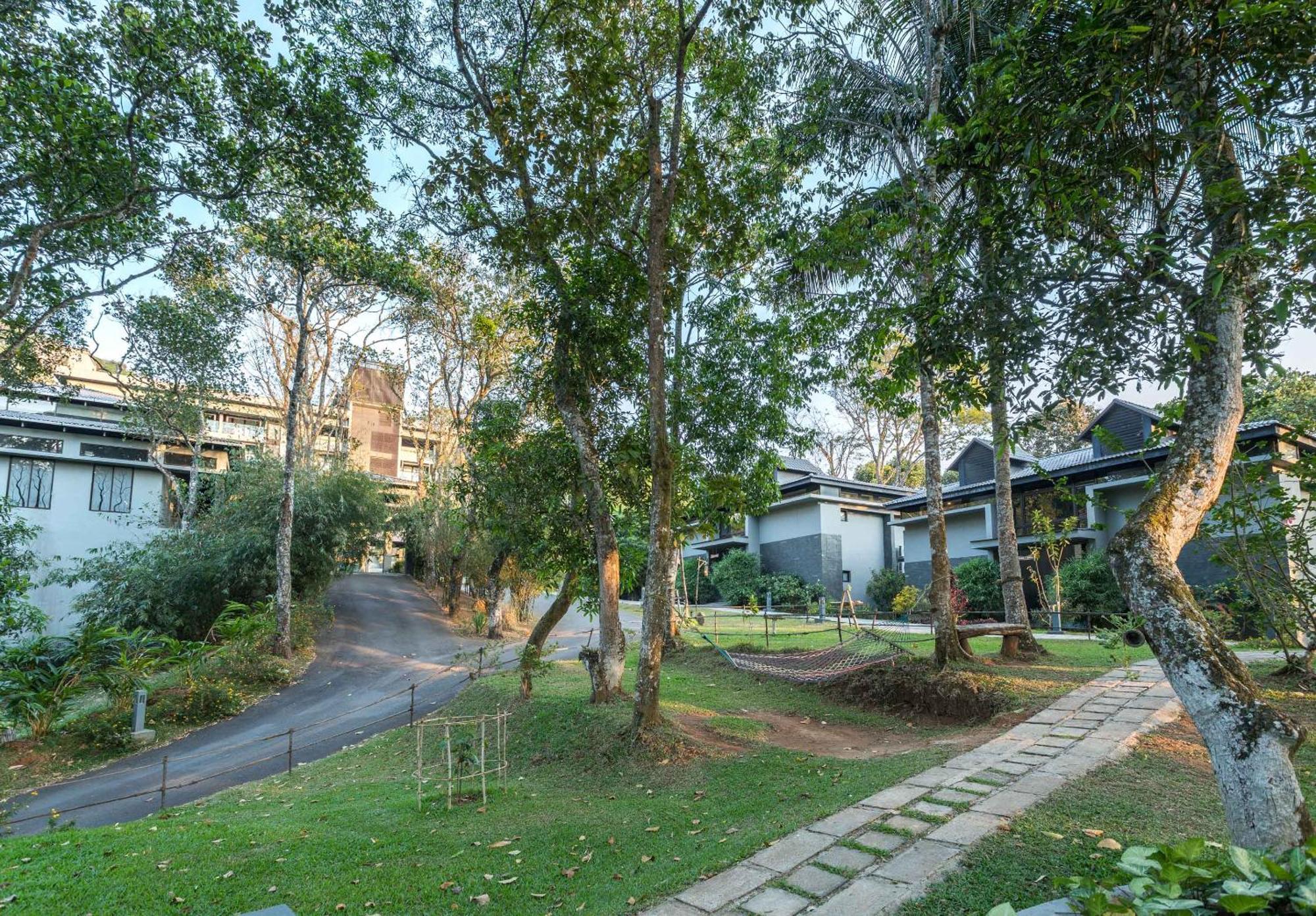 Hotel The Mountain Courtyard Thekkady Esterno foto