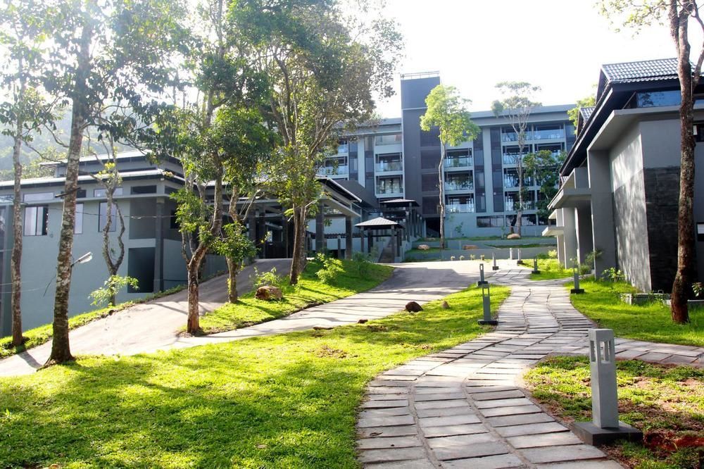 Hotel The Mountain Courtyard Thekkady Esterno foto